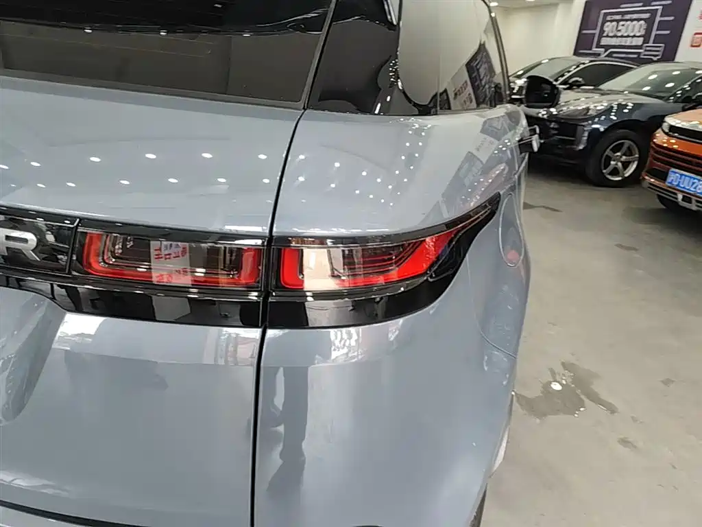 Land Rover Evoque 2021 — фото 8
