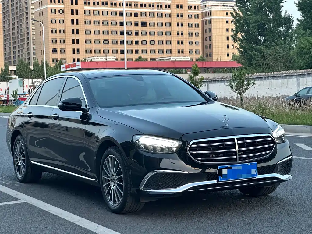 Mercedes-Benz E-Class 2023 — фото 3