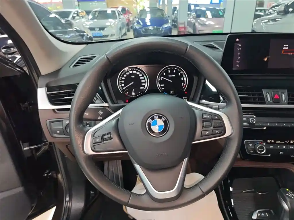 BMW X1 New Energy 2020 — фото 11