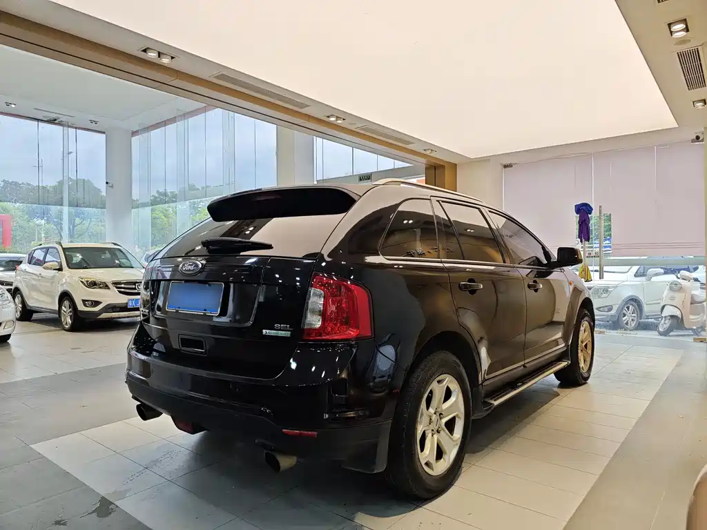 Ford Edge 2015 — фото 29