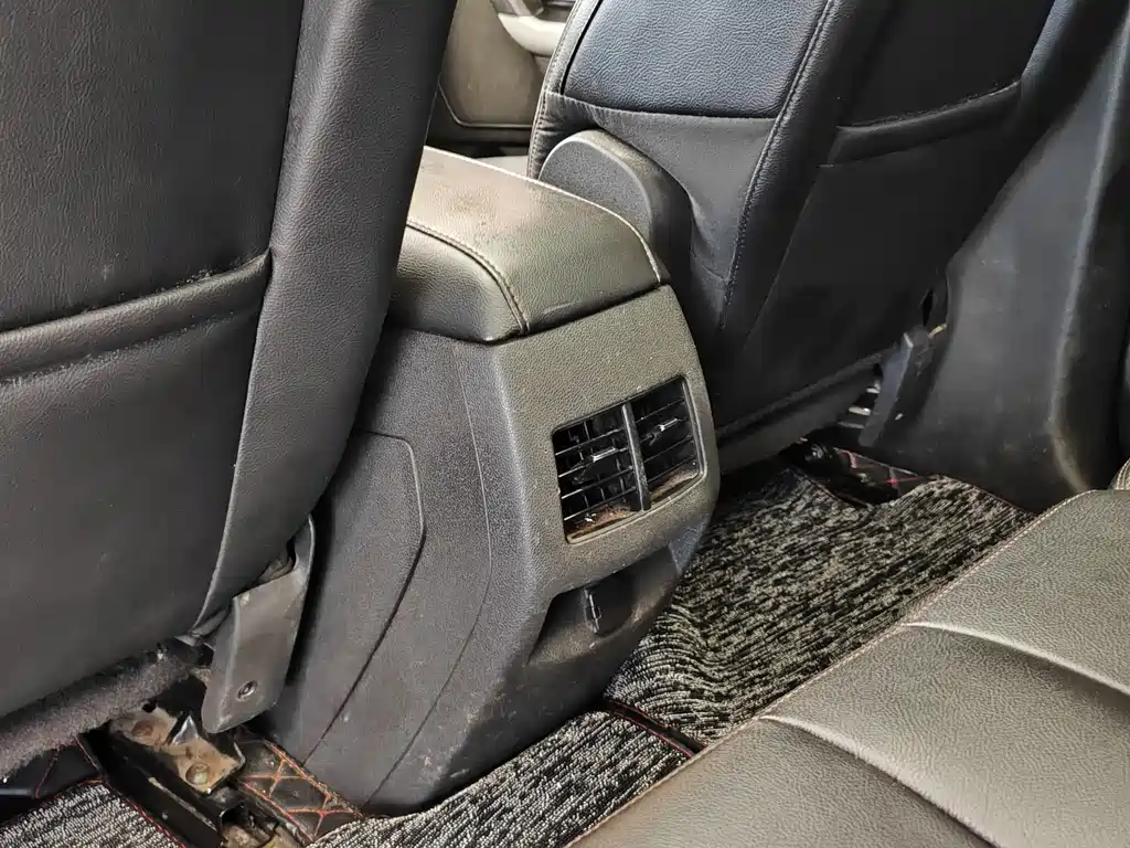 Ford Edge 2015 — фото 23