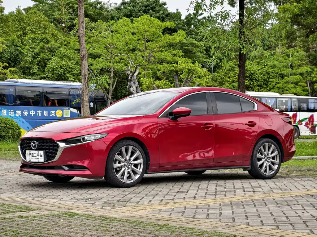 Mazda 3 Axela 2021 — фото 4