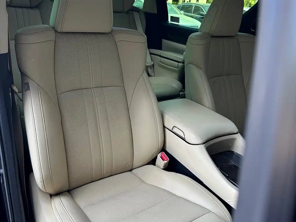 Toyota Vellfire 2022 — фото 16