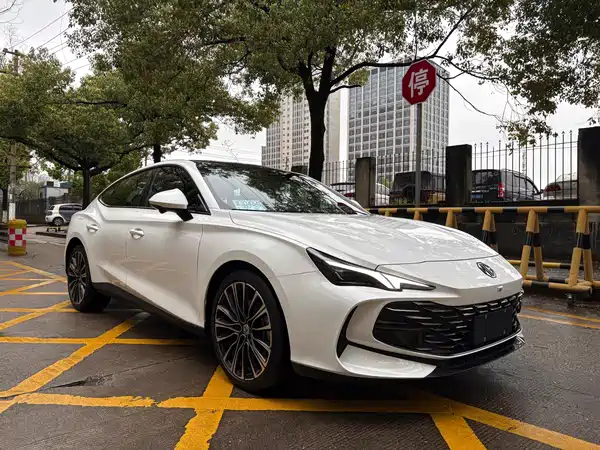 MG MG7 2023