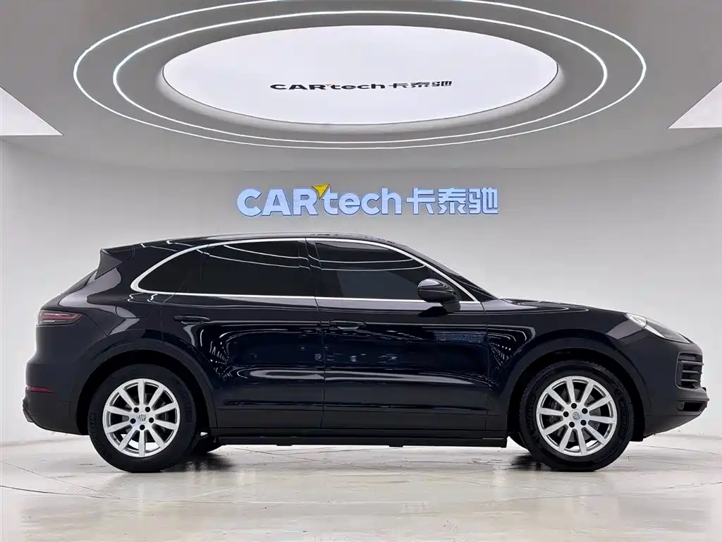Porsche Cayenne 2020 — фото 28