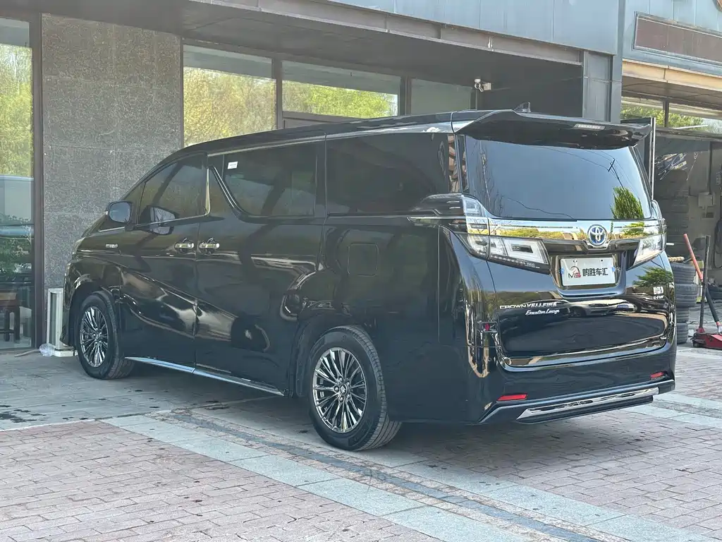 Toyota Vellfire 2022 — фото 6