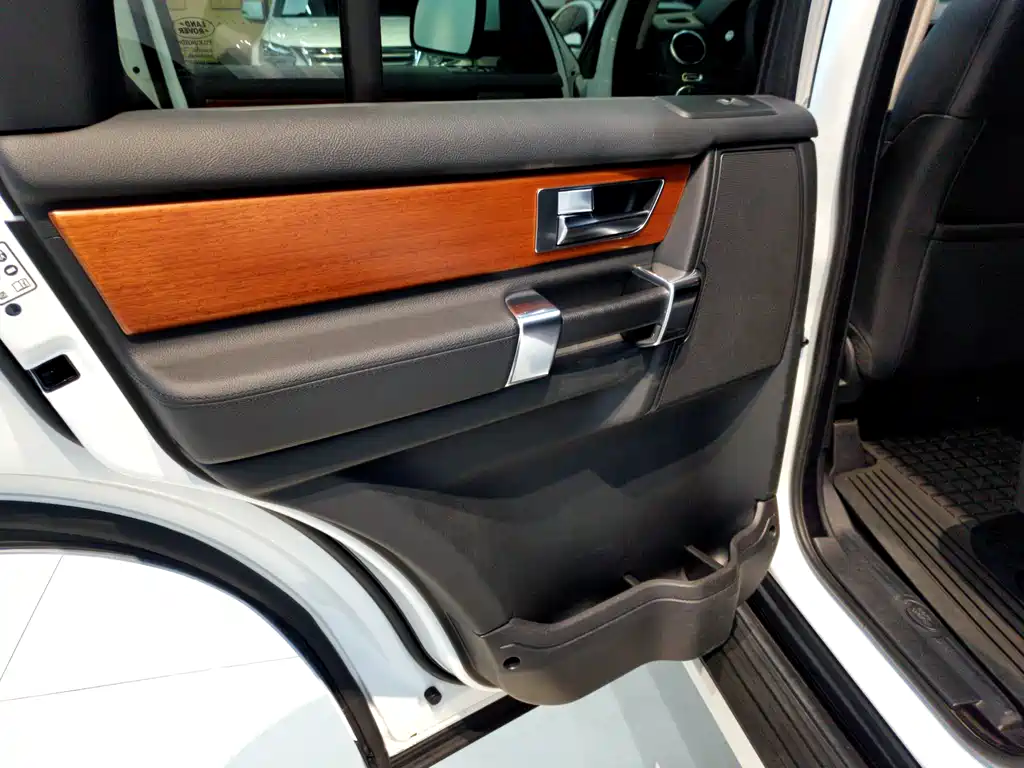Land Rover Discovery 2013 — фото 22