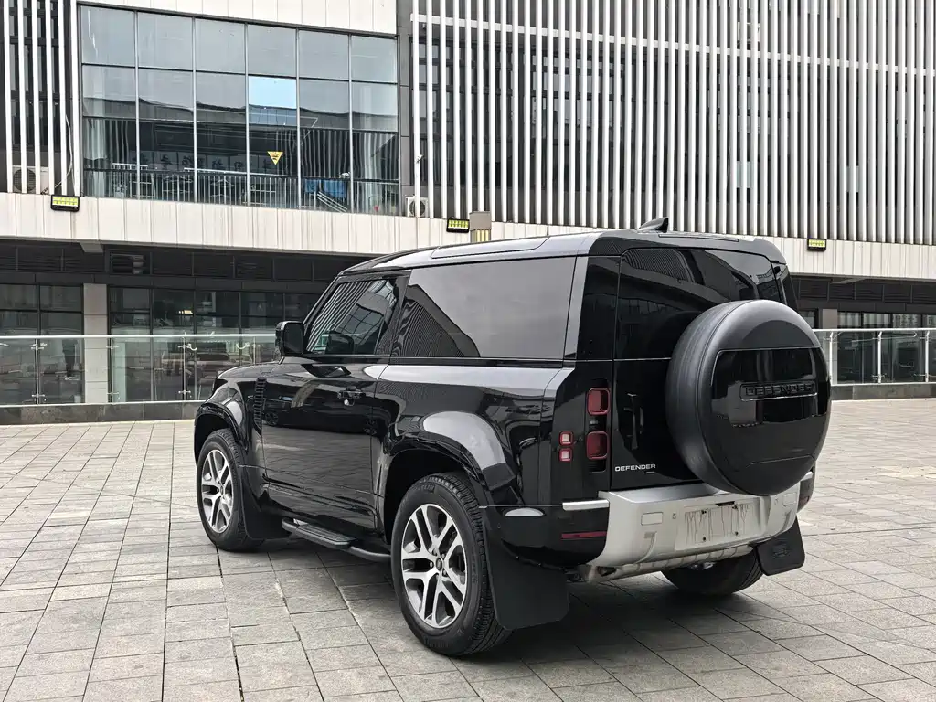 Land Rover Defender 2022 — фото 9