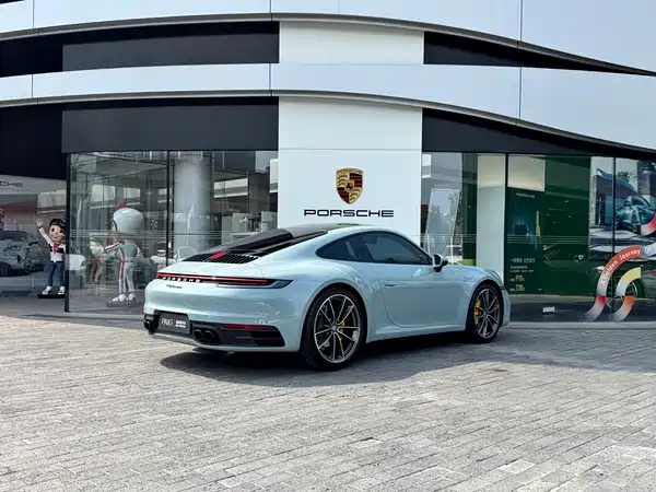 Porsche 911 2023
