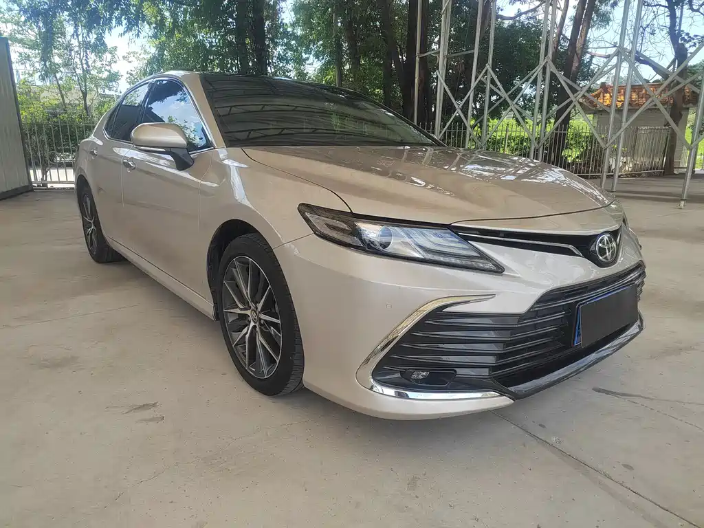 Toyota Camry 2021 — фото 3