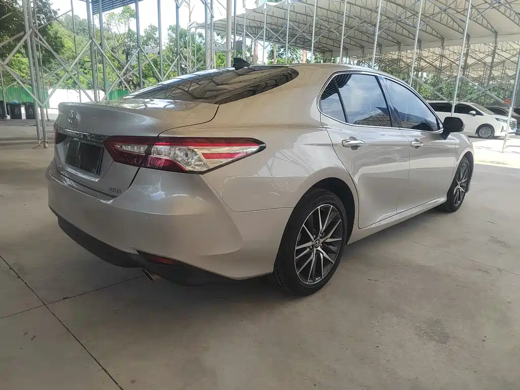 Toyota Camry 2021 — фото 6