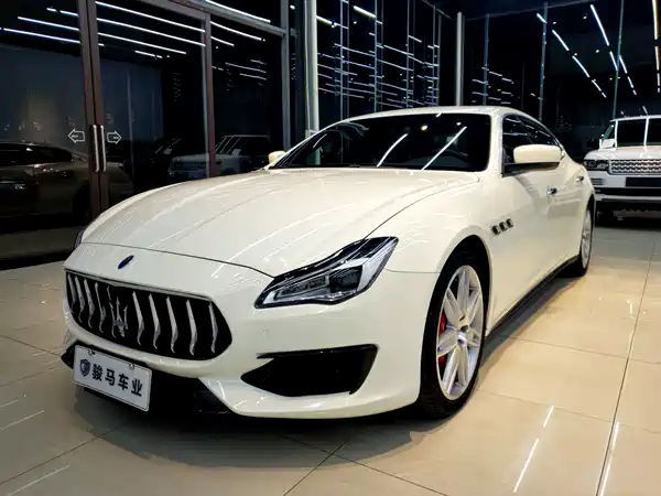 Maserati Quattroporte 2015