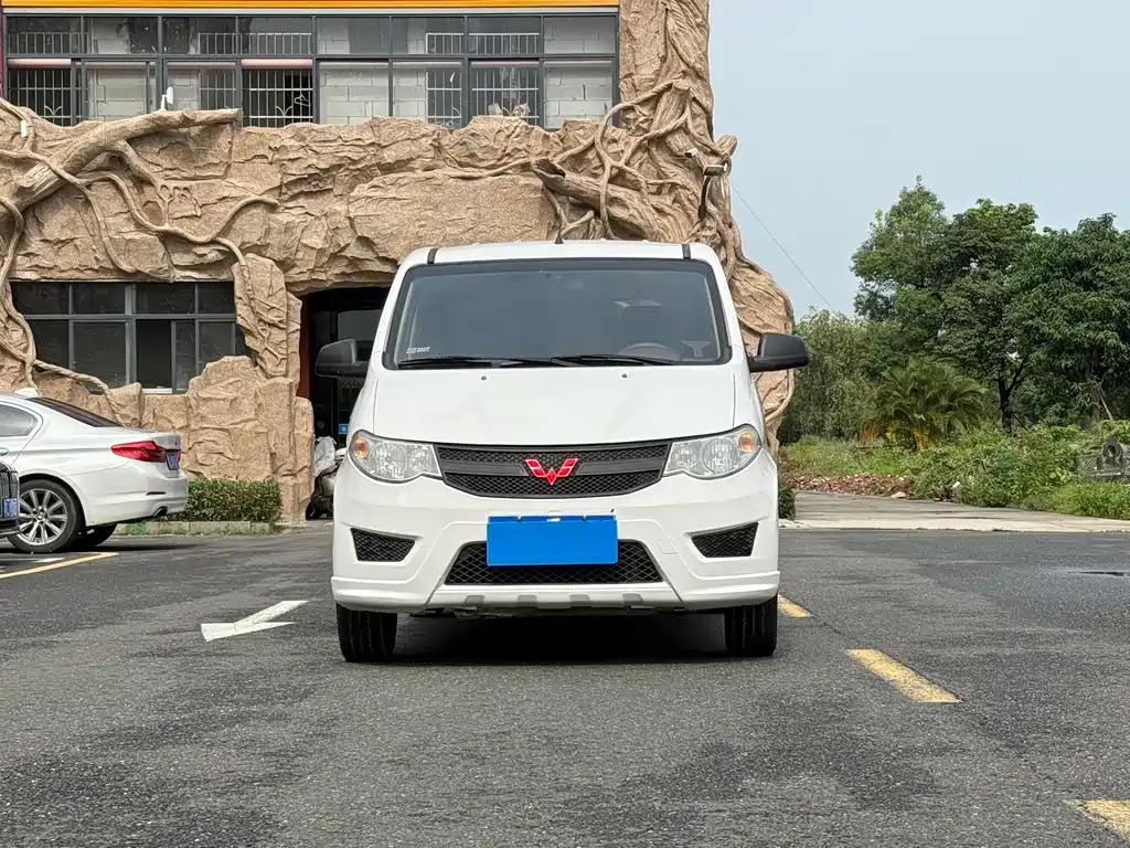 Wuling Hongguang 2019 — фото 2