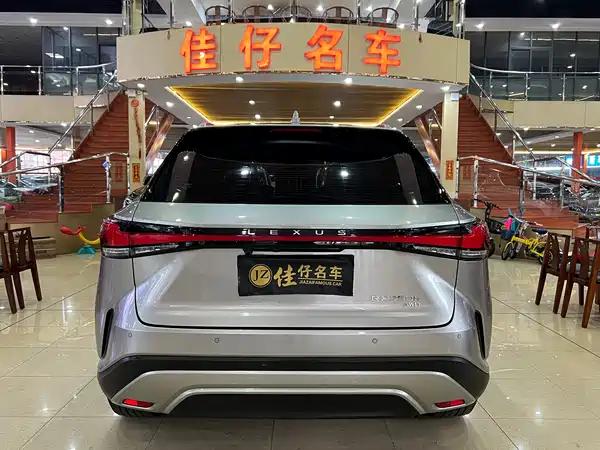 Lexus RX 2023