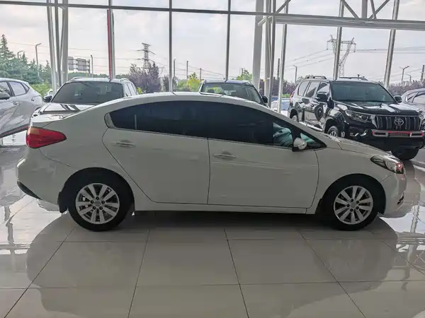 Kia K3 2013