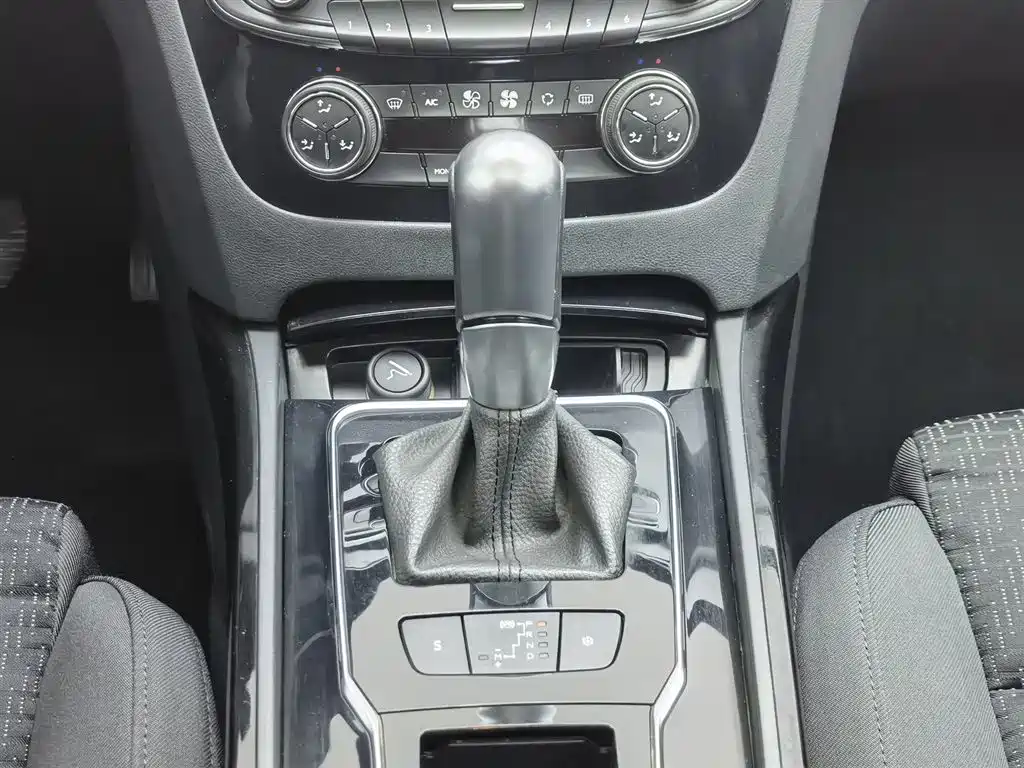 Peugeot 508 2016 — фото 13