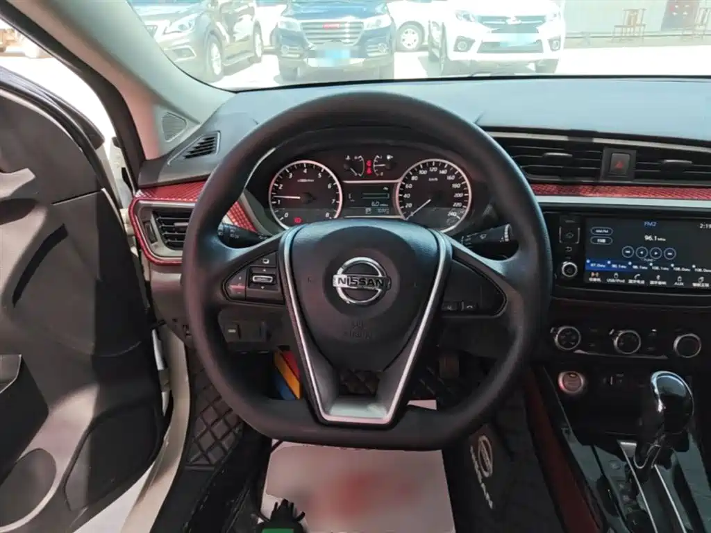 Nissan Bluebird 2018 — фото 11