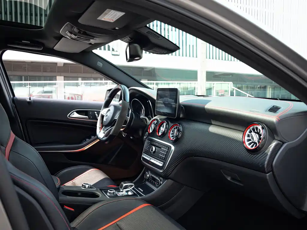Mercedes-Benz A-Class AMG 2017 — фото 16