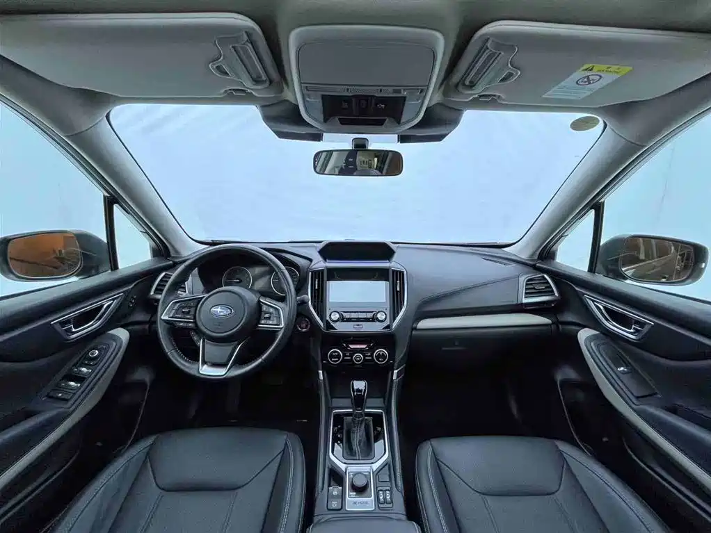 Subaru Forester 2023 — фото 12