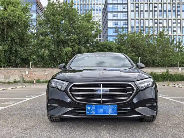 Mercedes-Benz E-Class 2024
