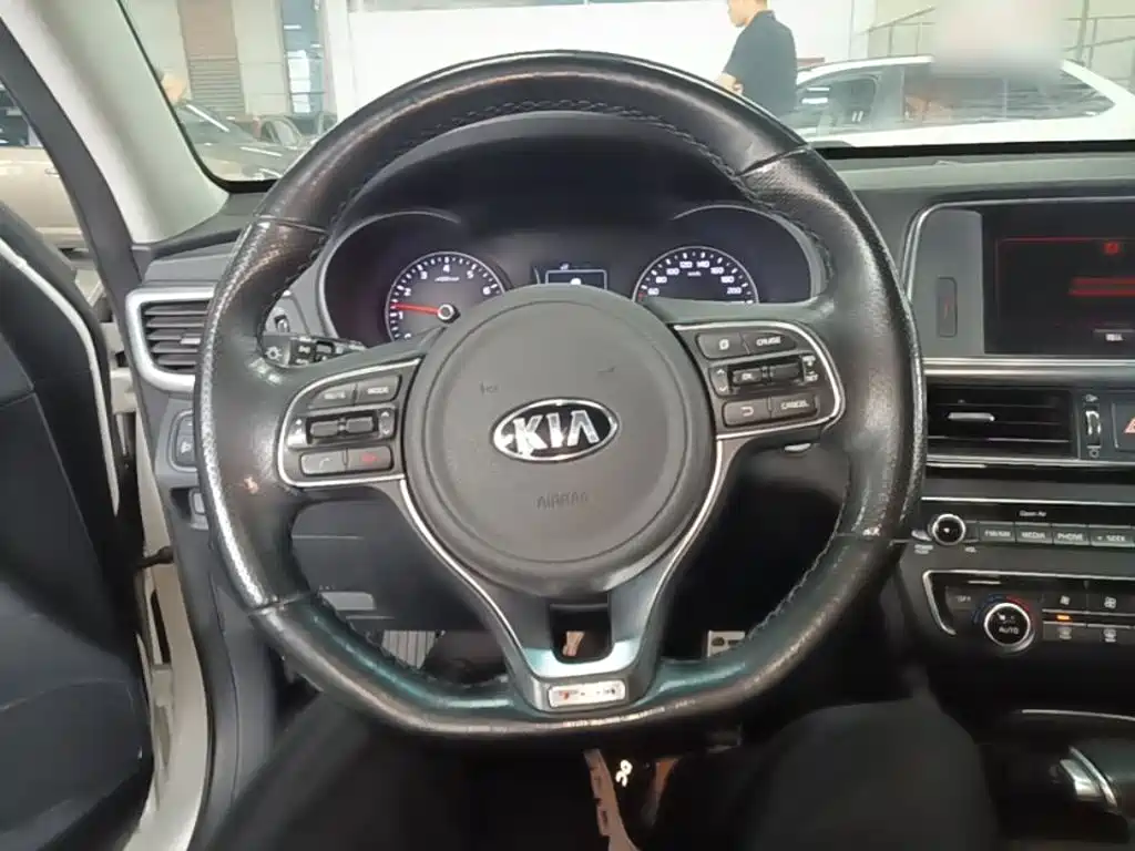 Kia K5 2015 — фото 11
