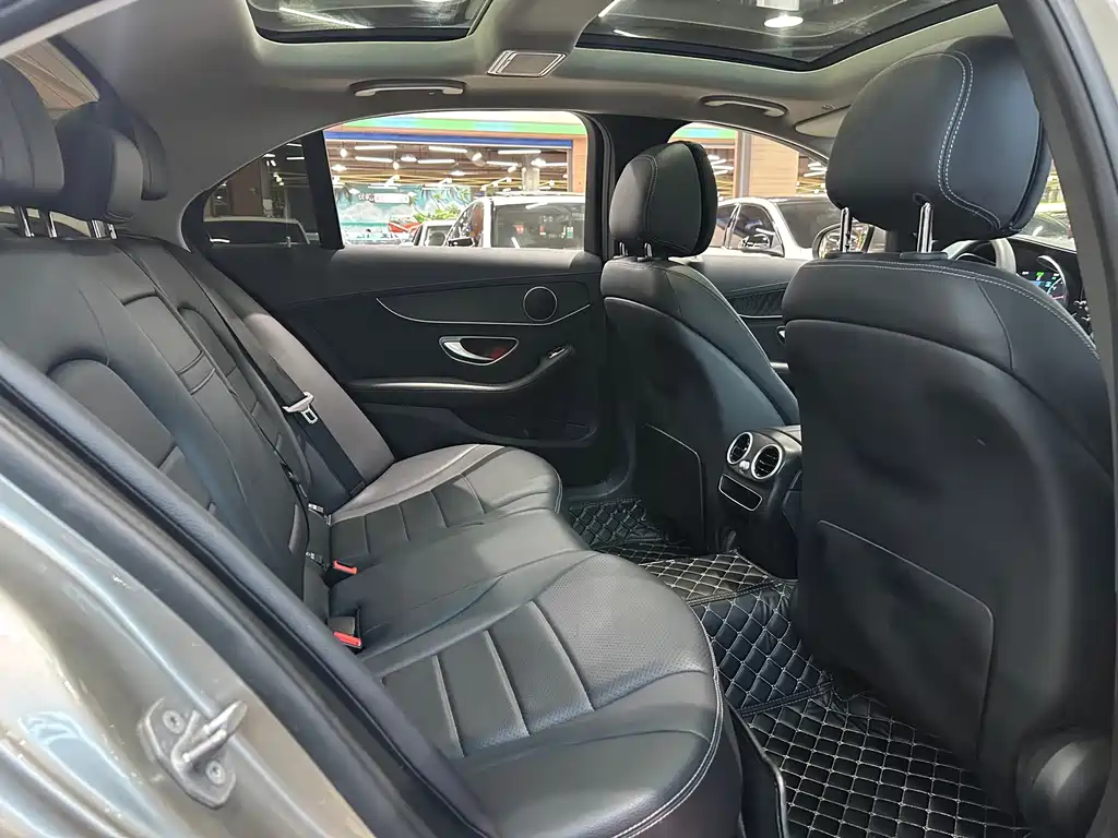 Mercedes-Benz C-Class 2019 — фото 18