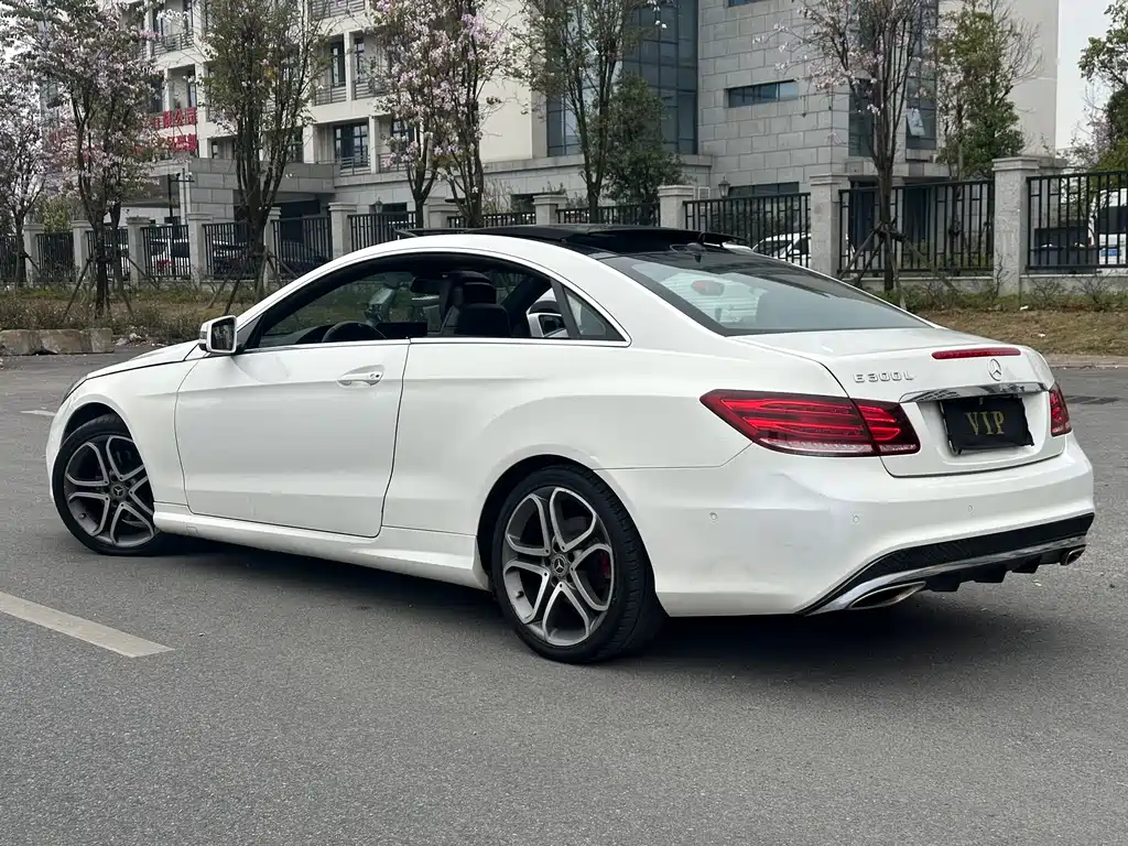 Mercedes-Benz E-Class 2014 — фото 4
