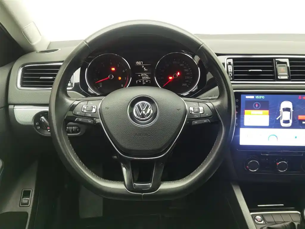 Volkswagen Sagitar 2017 — фото 11