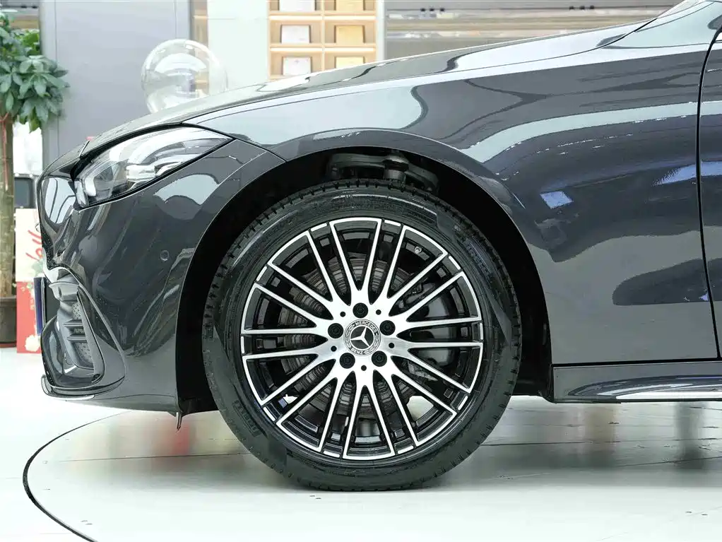 Mercedes-Benz C-Class 2025 — фото 17
