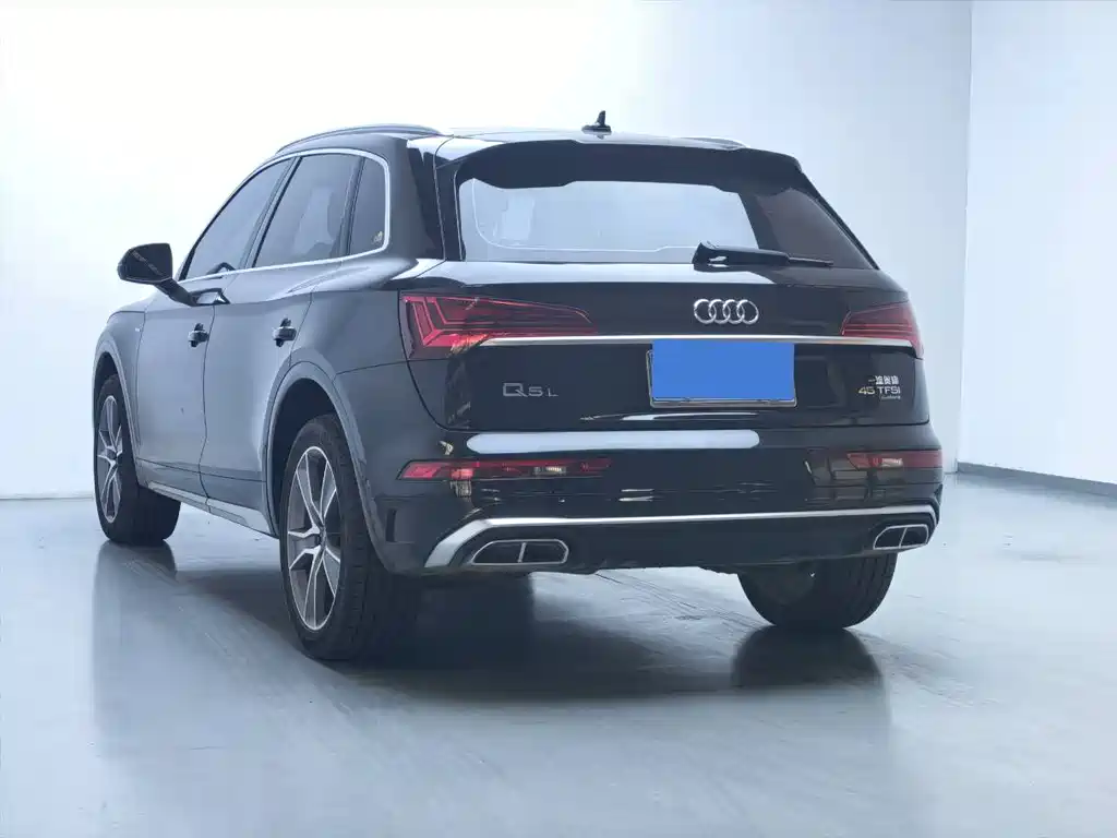 Audi Q5L 2023 — фото 9