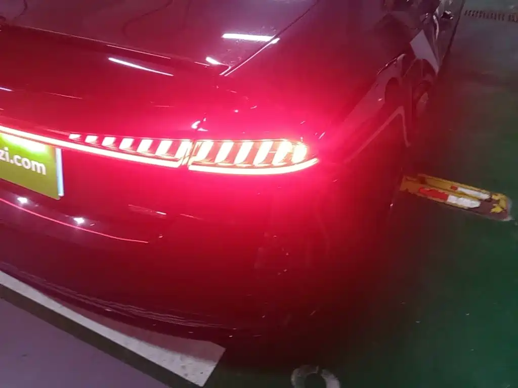 Audi A7L 2023 — фото 8