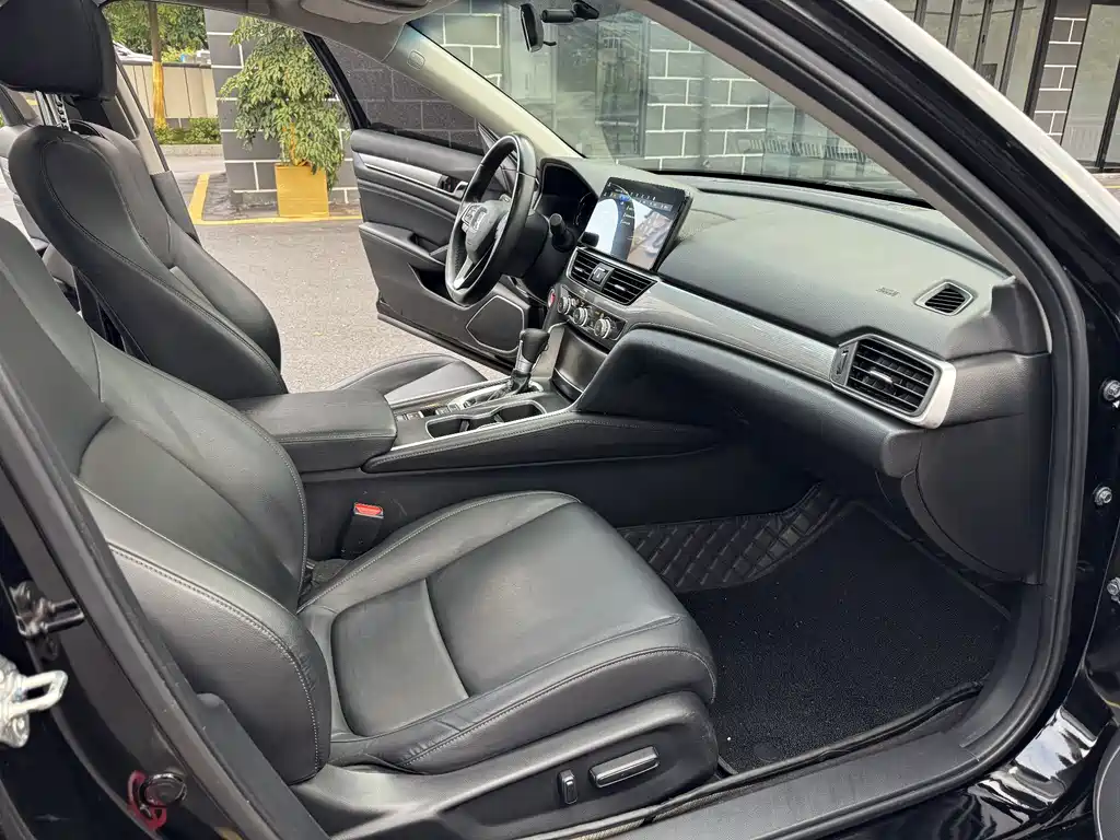 Honda Accord 2022 — фото 12
