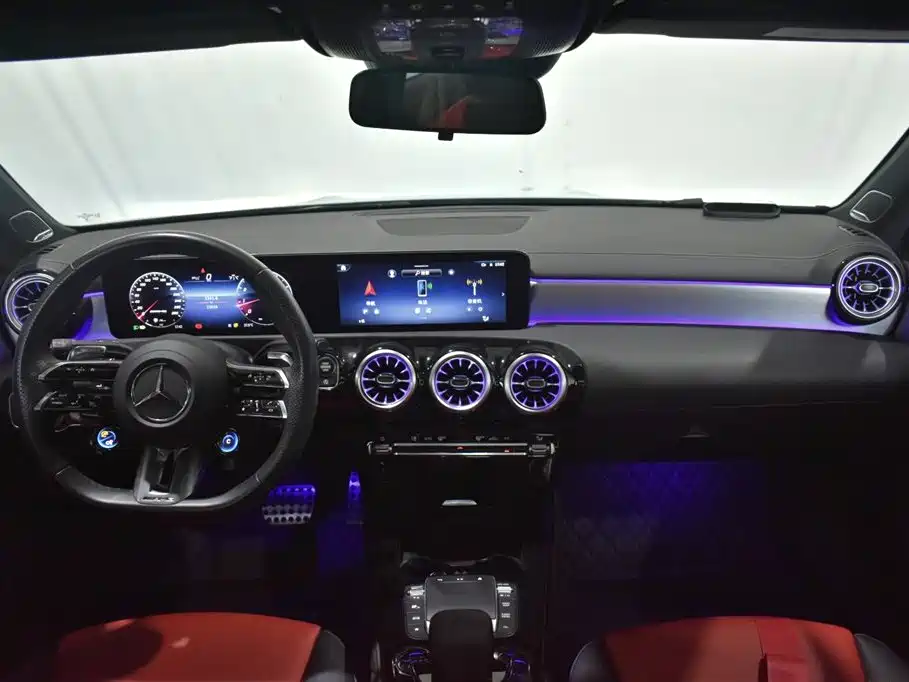 Mercedes-Benz A-Class AMG 2024 — фото 6