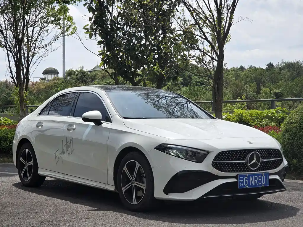 Mercedes-Benz A-Class 2024 — фото 3