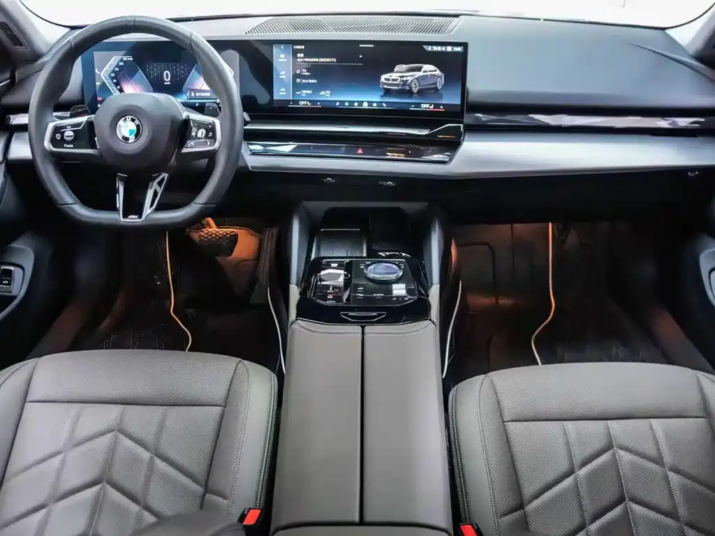BMW 5 Series 2025 — фото 9