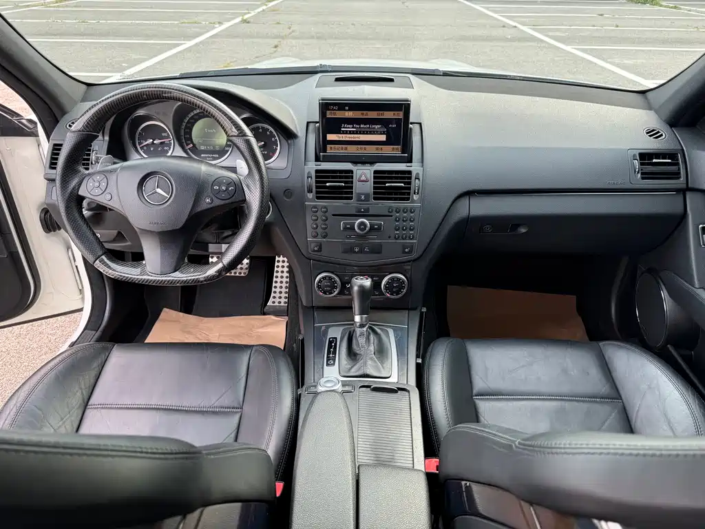 Mercedes-Benz C-Class AMG 2010 — фото 18