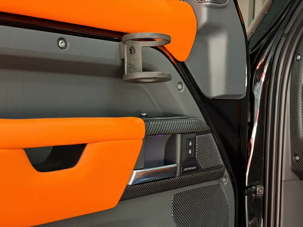 Land Rover Defender 2022 — фото 14