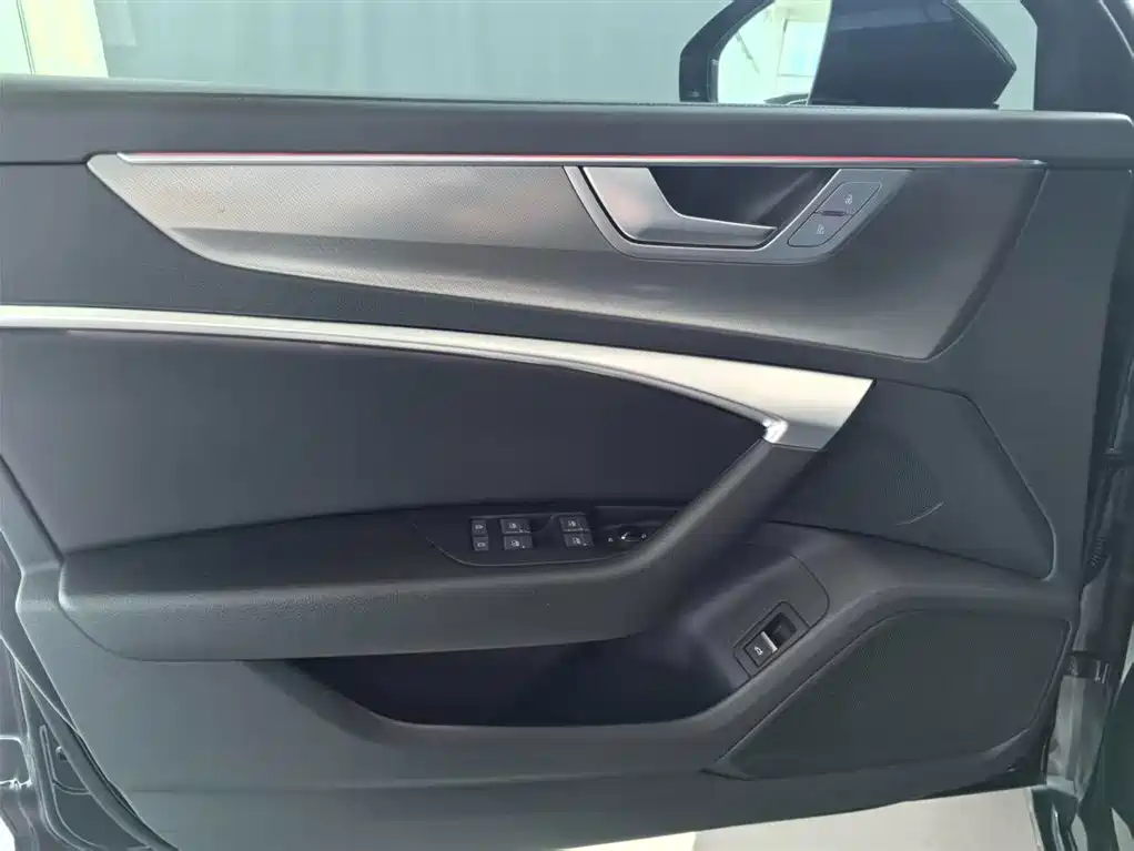 Audi A6L 2023 — фото 10