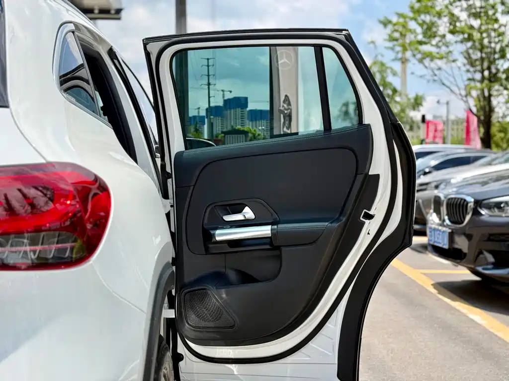 Mercedes-Benz GLA 2023 — фото 27