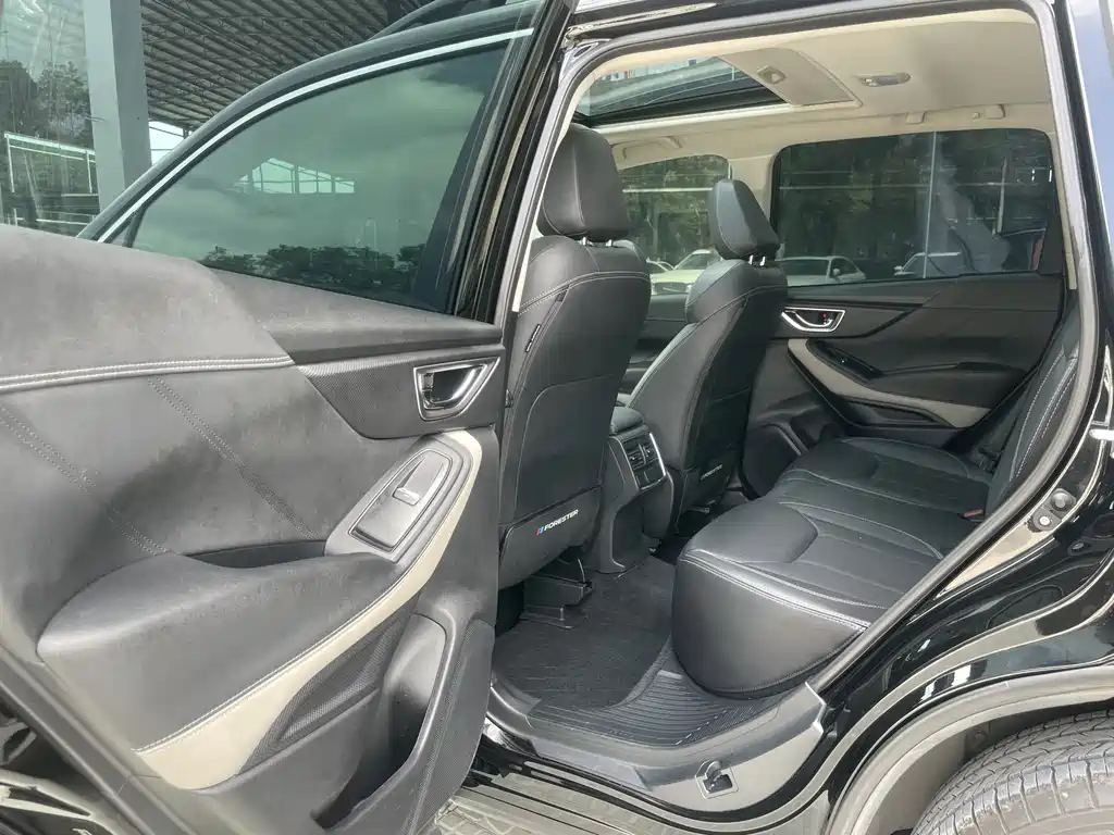 Subaru Forester 2022 — фото 19