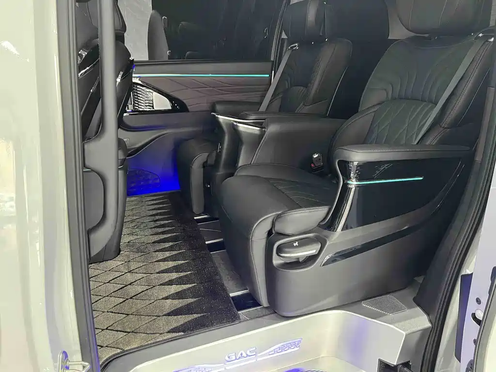 GAC Motor Trumpchi M8 2025 — фото 11