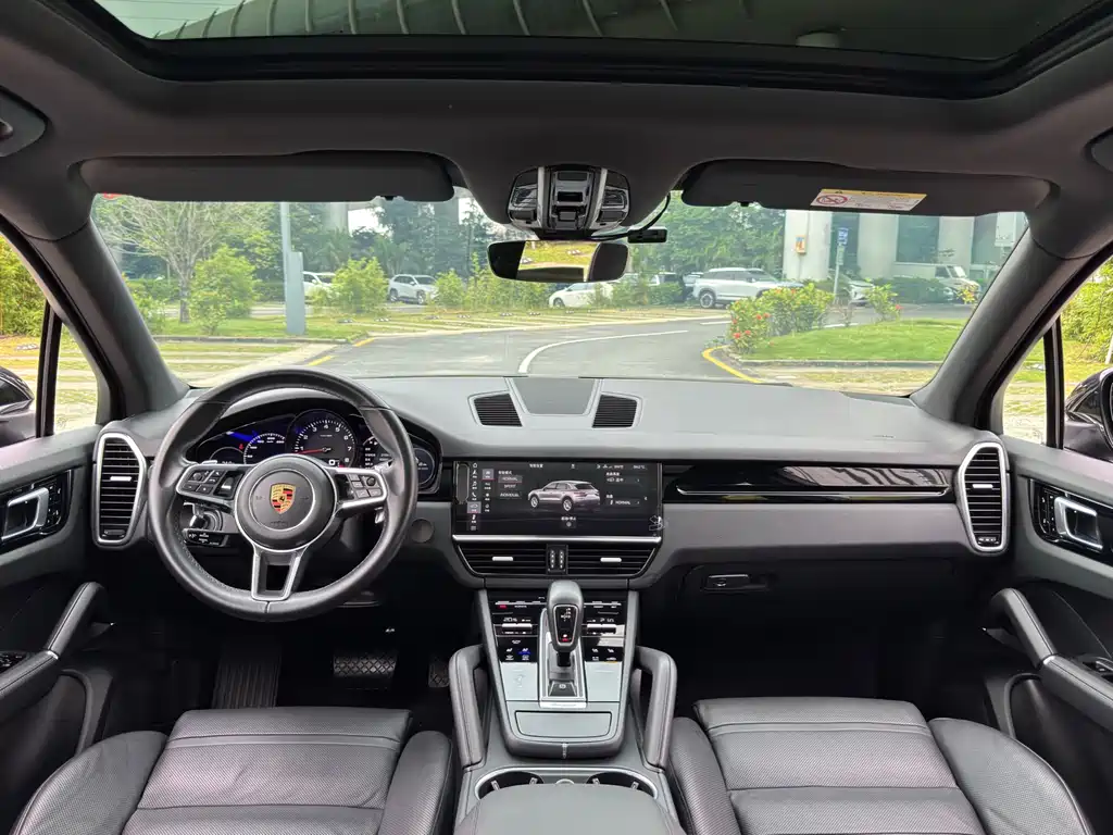 Porsche Cayenne 2018 — фото 12