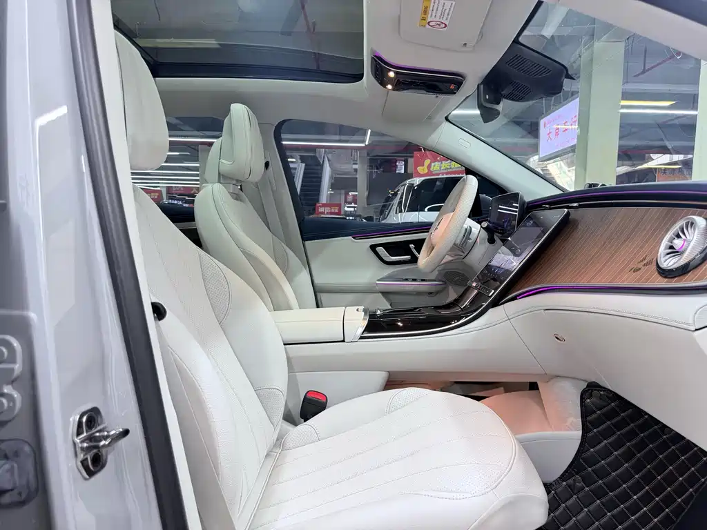 Mercedes-Benz EQE SUV 2023 — фото 12
