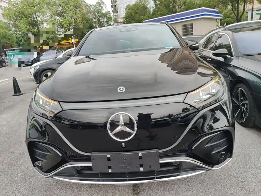 Mercedes-Benz EQE SUV 2025