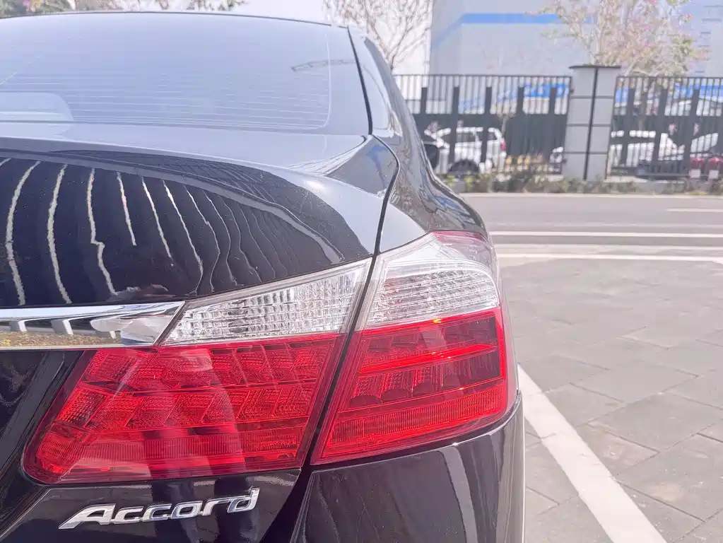 Honda Accord 2016 — фото 27