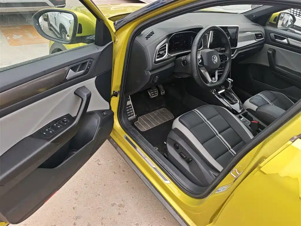 Volkswagen T-Roc 2023 — фото 16