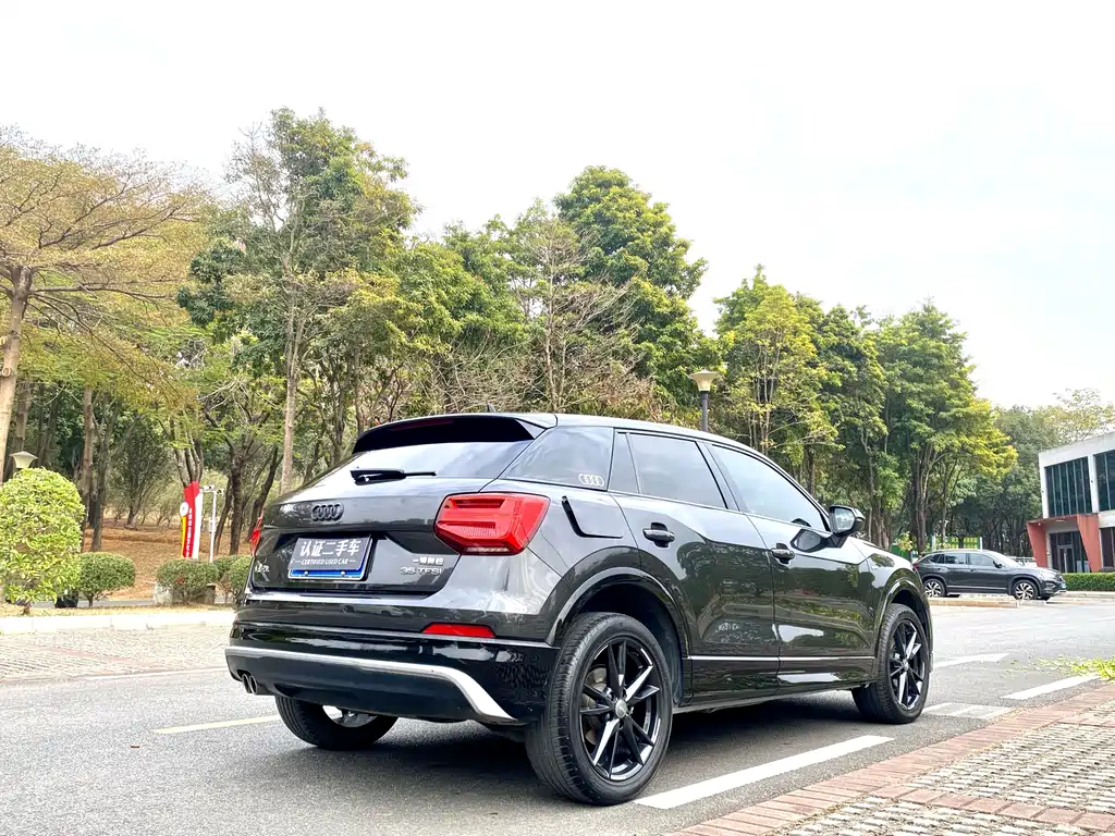 Audi Q2L 2021 — фото 5