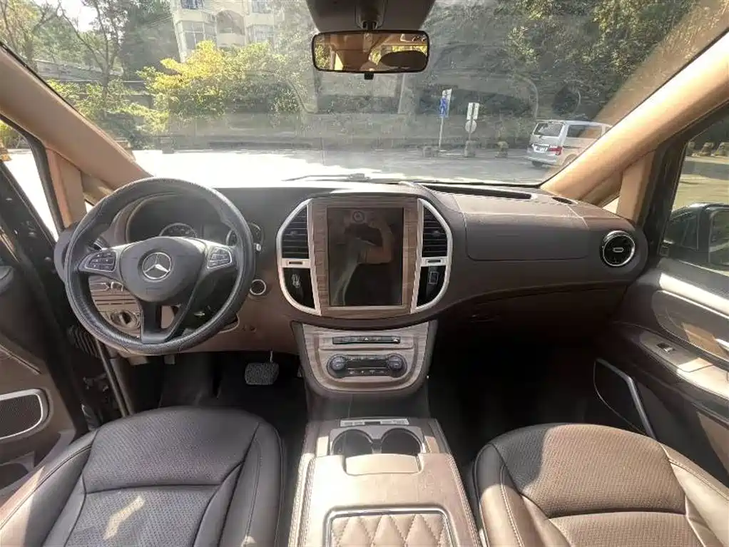 Mercedes-Benz Vito 2022 — фото 16