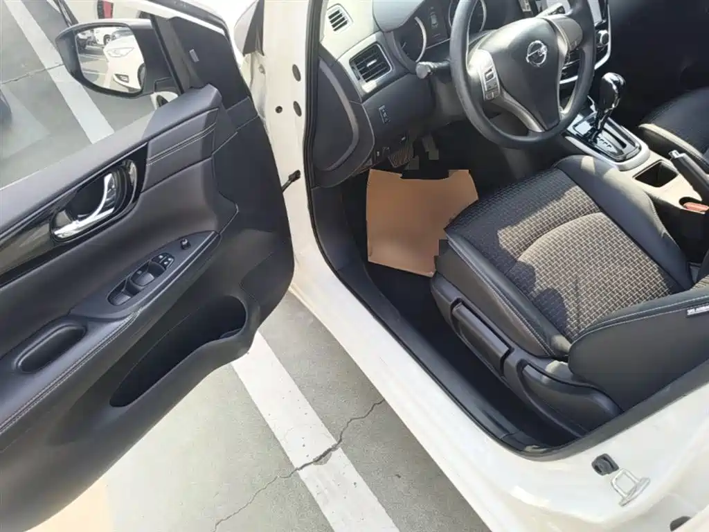 Nissan Tiida 2019 — фото 16