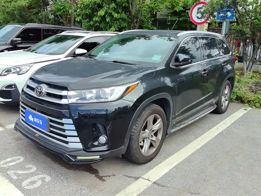 Toyota Highlander 2020 — фото 1